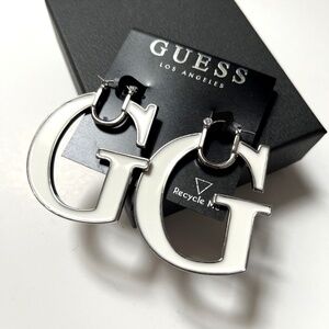 New GUESS Dangling Earrings Logo Enamel White Letter G Silvertone